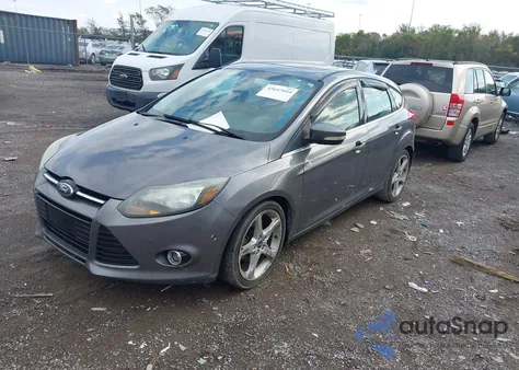 2013 Ford Focus Titanium z USA, uszkodzony, nr VIN 1FADP3N25DL282834
